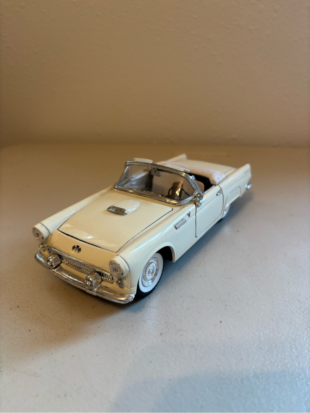 Sunnyside Classic White 55 Thunderbird Convertible Model Car